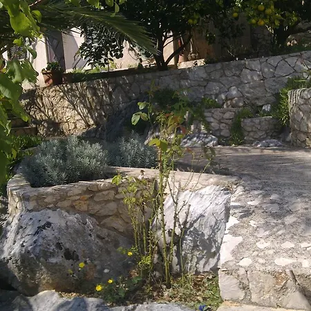 Nives Apartamento Marina (Bossoglina)